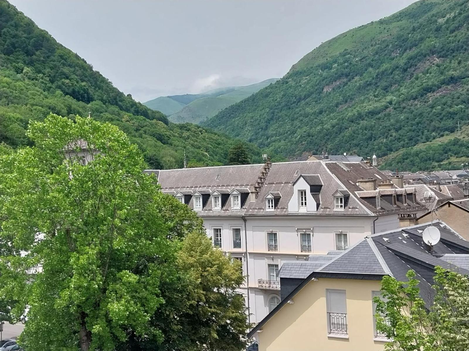 Royal Luchon Apart otel Bagnères-de-Luchon Dış mekan fotoğraf